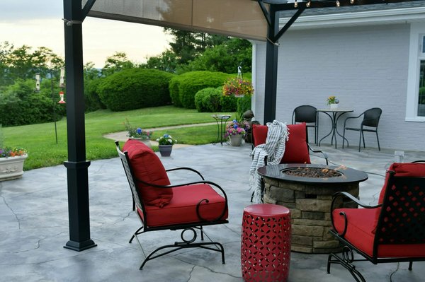 Comment entretenir son salon bas de jardin ?